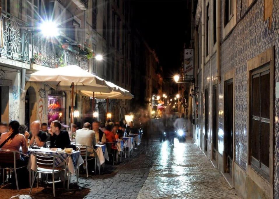 C3 Bairro Alto Cozy Romantic Loft In 18Th Century Building Lisbon Luaran gambar